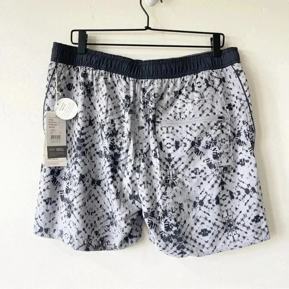 Vuori Men’s Trail 7” Short Size XL NWT Grey Shibori - Picture 8 of 8